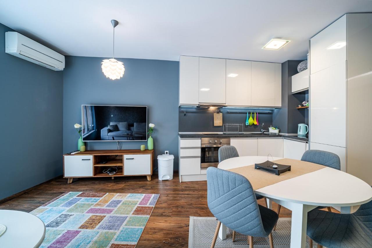 Colibri Central Apartment Varna Luaran gambar